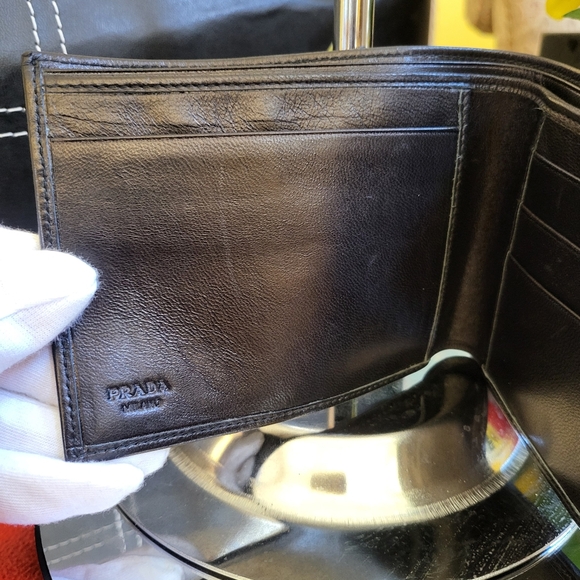 PRADA BLACK XL LOGO MEN'S WALLET. - Picture 6 of 8